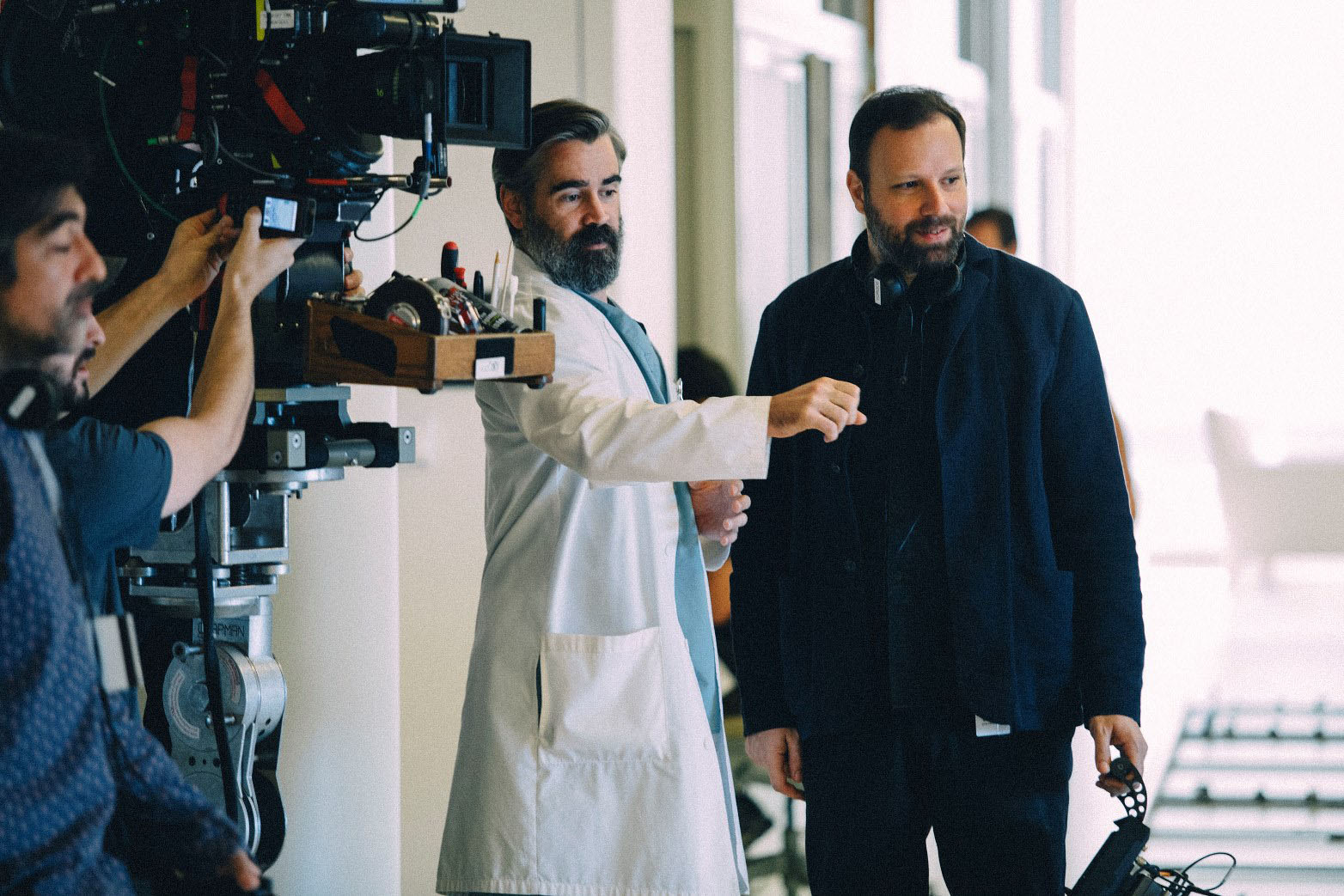 Yorgos Lanthimos et Colin Farrell sur le tournage de Mise à mort du cerf sacré / ©A24