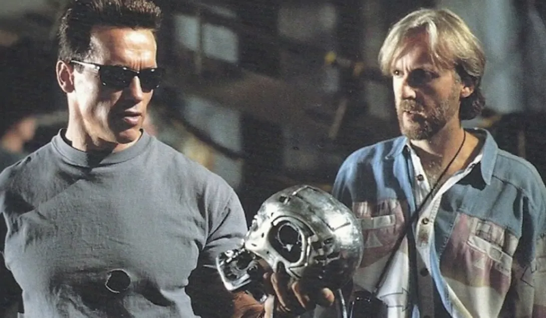 James Cameron sur le tournage de Terminator aux côtés d’Arnold Schwarzenegger. ©Columbia TriStar Films