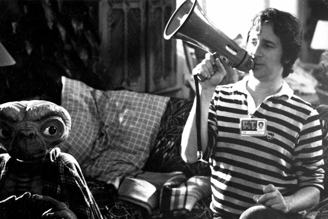 ET et Steven Spielberg sur le tournage de "E.T., l'extra-terrestre", ©Universal History Archive/Universal Images Group